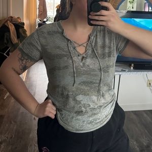 American Eagle Size M Camo Tee